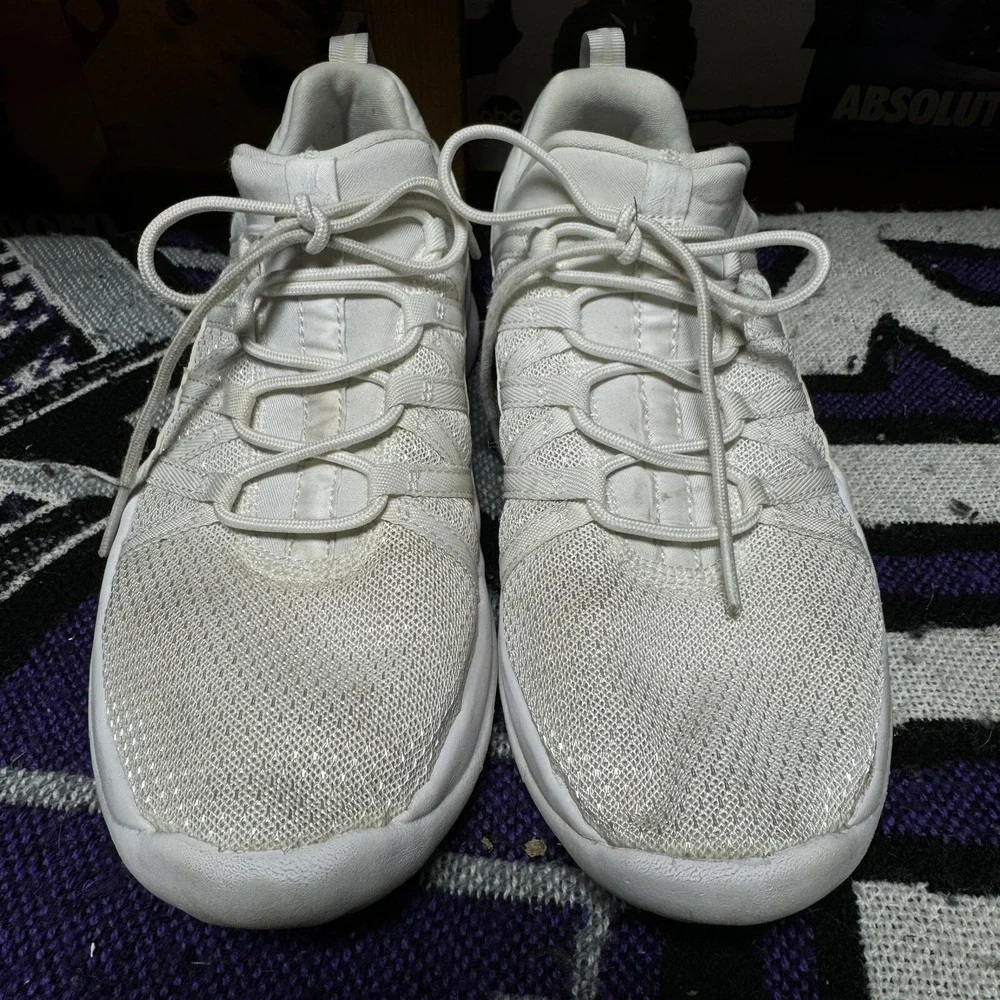 Size 6y - Jordan Deca Fly‎ GG Boys White Shoes